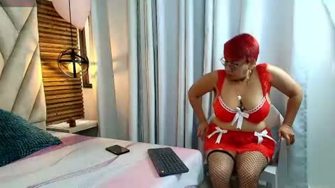 isabella_luxet online show from July 2026 12:48:02 PM