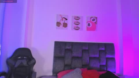 Isabella Moon9 online show from April 2026 12:40:02 PM