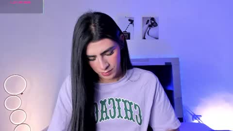 Isabella Moon9 online show from July 2026 12:23:01 PM