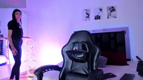 Isabella Moon9 online show from July 2026 12:31:01 PM