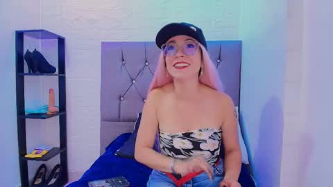 Isabella online show from June 2026 07:03:02 PM
