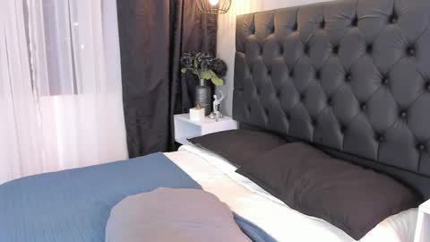 Snapshot of isabella_nowa chatting on March 2026 12:01:02 PM Isabella Nowa online show from March 2026 12:01:02 PM