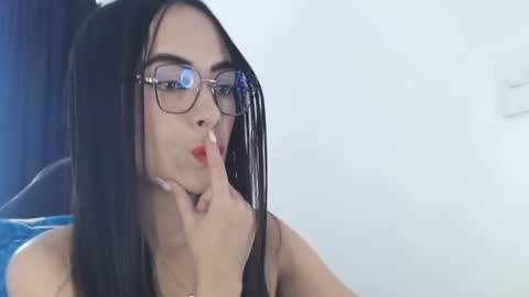 isabella_piercee online show from June 2026 07:33:01 PM