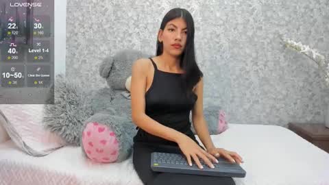 Snapshot of isabella_roberts13 chatting on February 2025 11:36:02 PM isa online show from February 2025 11:36:02 PM