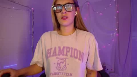 Snapshot of isabella_rross chatting on November 2025 10:51:01 PM Isabella Rros online show from November 2025 10:51:01 PM