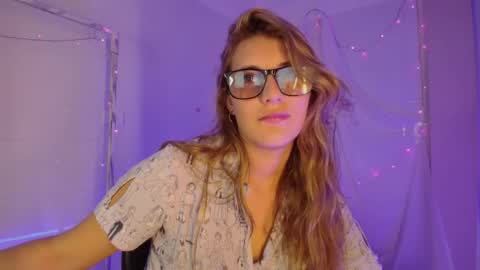 Snapshot of isabella_rross chatting on December 2025 07:53:02 PM Isabella Rros online show from December 2025 07:53:02 PM