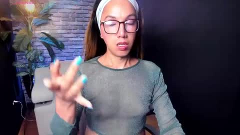 Snapshot of isabella_star_ chatting on May 2026 11:48:01 AM Camila online show from May 2026 11:48:01 AM