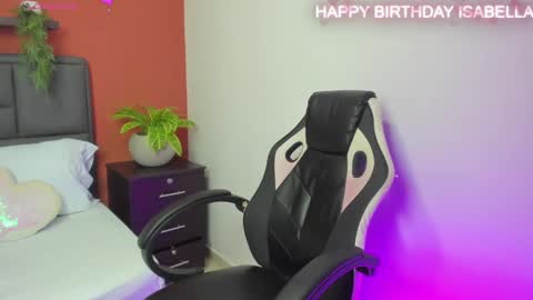 Isabella Thompson online show from December 2024 01:21:01 PM