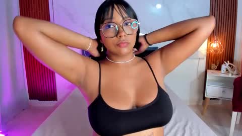 isabella zc online show from November 2025 10:29:02 PM