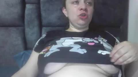 isabellaa_hills_ online show from May 2026 04:23:02 PM