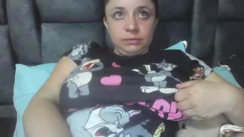isabellaa_hills_ online show from June 2026 03:47:01 PM