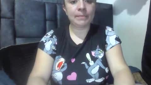 isabellaa_hills_ online show from June 2026 05:22:01 AM