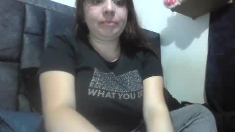 isabellaa_hills_ online show from June 2026 10:40:02 PM