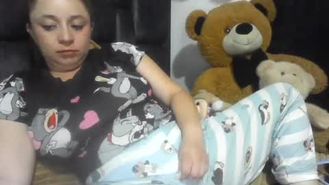 isabellaa_hills_ online show from July 2026 02:40:01 AM