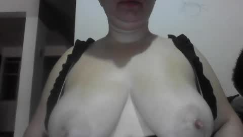 isabellaa_hills_ online show from July 2026 05:51:02 PM