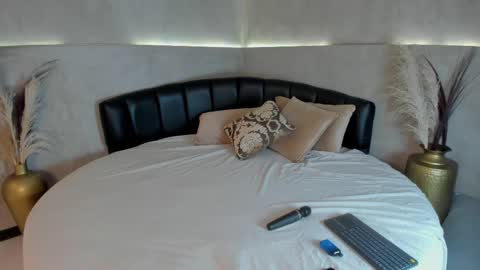 isabellaa_palacios online show from September 2025 03:15:01 PM