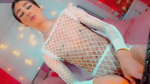 isabellagirs online show from November 2025 02:44:01 PM