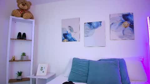 Isabella  online show from May 2026 01:38:01 PM