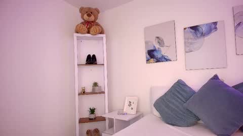 Isabella  online show from May 2026 01:31:01 PM