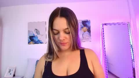Isabella  online show from June 2026 01:01:02 PM