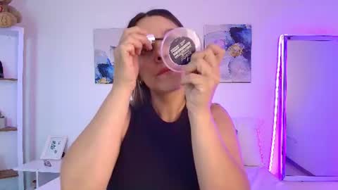 Isabella  online show from July 2026 01:25:01 PM