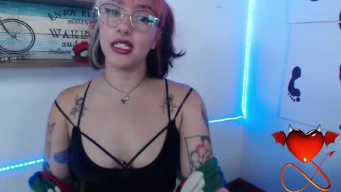 Snapshot of isabellakoff chatting on February 2025 03:10:01 PM Tati - online show from February 2025 03:10:01 PM