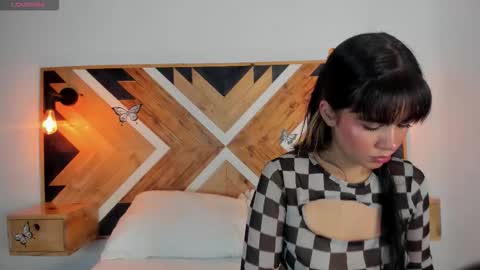 Isabella  online show from September 2025 12:38:02 PM