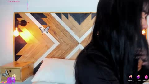 Isabella  online show from September 2025 12:29:02 PM