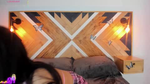 Isabella  online show from September 2025 12:18:01 PM