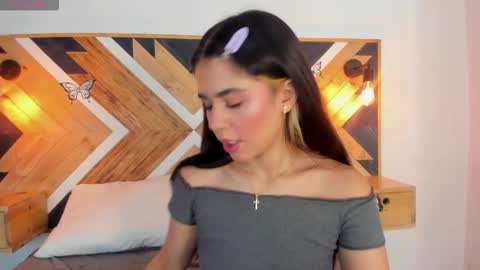 Isabella  online show from October 2025 11:41:02 AM