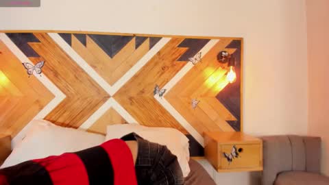 Isabella  online show from October 2025 12:39:02 PM