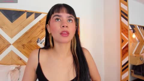 Isabella  online show from November 2025 01:34:02 PM