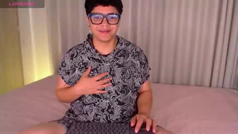 Isabella Mout  online show from February 2026 02:47:01 PM