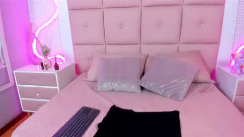 Isabel  online show from May 2026 12:23:02 PM