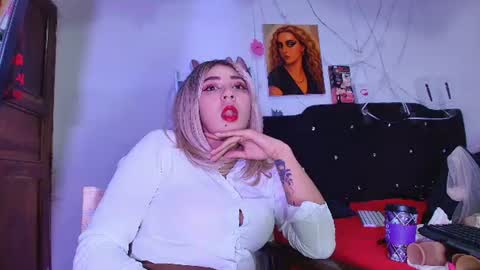 Snapshot of isabelle_sara chatting on July 2026 11:02:02 PM isabelle_sara online show from July 2026 11:02:02 PM