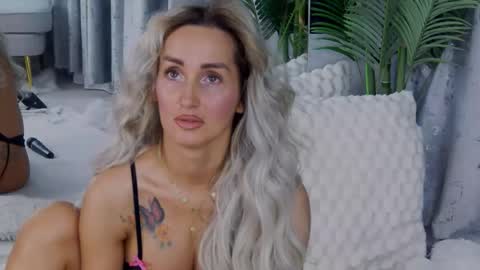 IsabelleEthan online show from May 2026 01:03:02 AM
