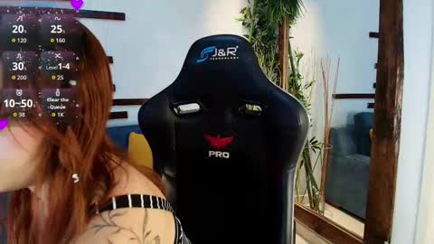 Snapshot of isamoon_ chatting on October 2025 01:01:01 PM Isa online show from October 2025 01:01:01 PM