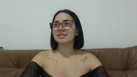 Snapshot of isemma chatting on October 2025 12:52:02 AM Emma online show from October 2025 12:52:02 AM