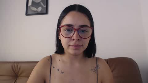 Snapshot of isemma chatting on October 2025 04:40:02 PM Emma online show from October 2025 04:40:02 PM