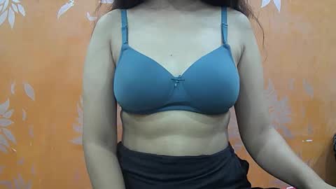 ishika_singh_ online show from October 2025 01:49:01 AM