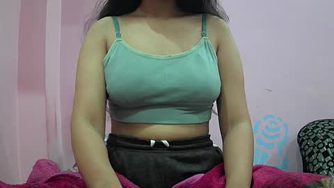 ishika_singh_ online show from February 2026 02:07:02 AM