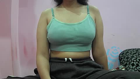 ishika_singh_ online show from February 2026 02:30:01 AM