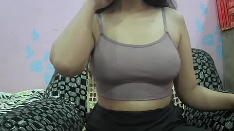 ishika_singh_ online show from April 2026 01:28:01 AM
