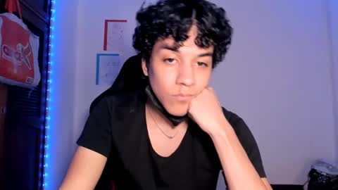 Snapshot of isidroglasc chatting on March 2025 03:40:01 AM Isidro online show from March 2025 03:40:01 AM