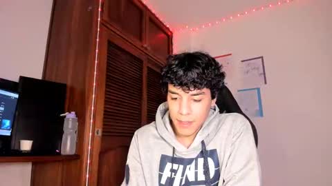 Snapshot of isidroglasc chatting on March 2025 04:16:02 AM Isidro online show from March 2025 04:16:02 AM