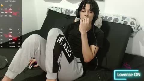 Snapshot of isidroglasc chatting on September 2025 10:26:01 PM Isidro online show from September 2025 10:26:01 PM