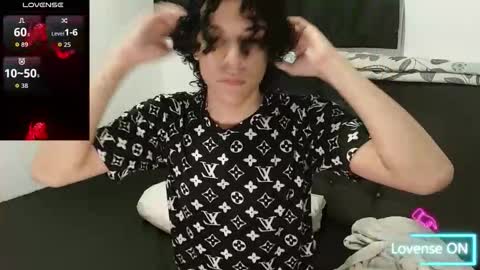 Snapshot of isidroglasc chatting on October 2025 03:10:02 AM Isidro online show from October 2025 03:10:02 AM