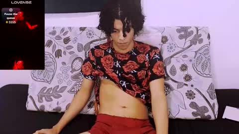 Snapshot of isidroglasc chatting on December 2025 10:25:01 PM Isidro online show from December 2025 10:25:01 PM