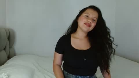 Snapshot of isis_cb17 chatting on March 2025 06:34:01 PM Isis online show from March 2025 06:34:01 PM