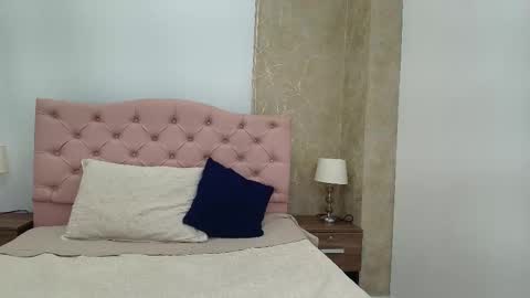 Isis Choi online show from December 2025 07:22:01 PM